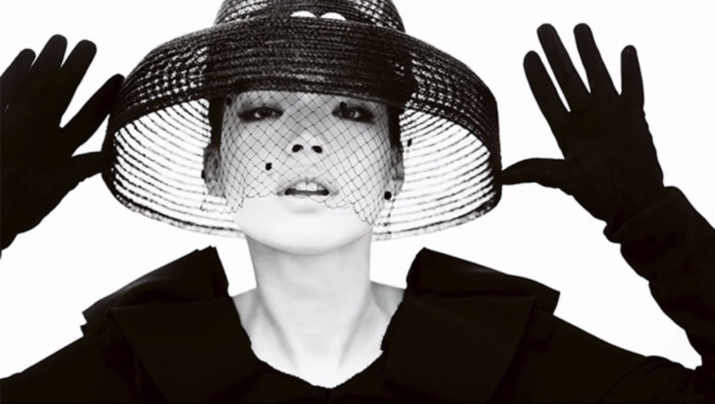 BTS: Mario Testino Photographs the Entirety of Vogue China's 100th Issue